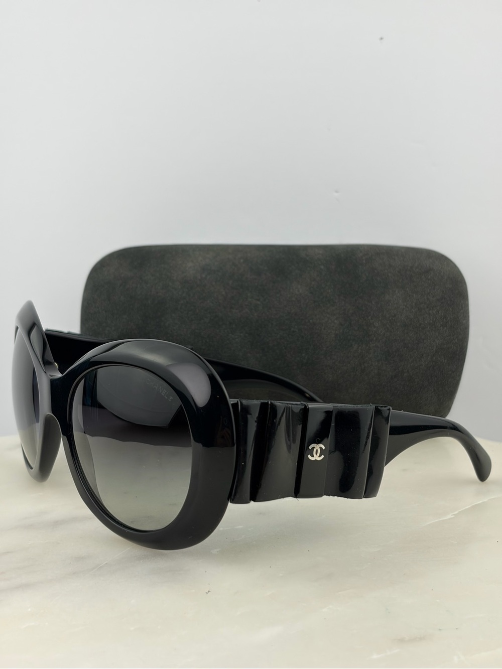 NWOT Vintage Chanel Black Patent Leather Ribbon Bow 5282-Q c.501/S6